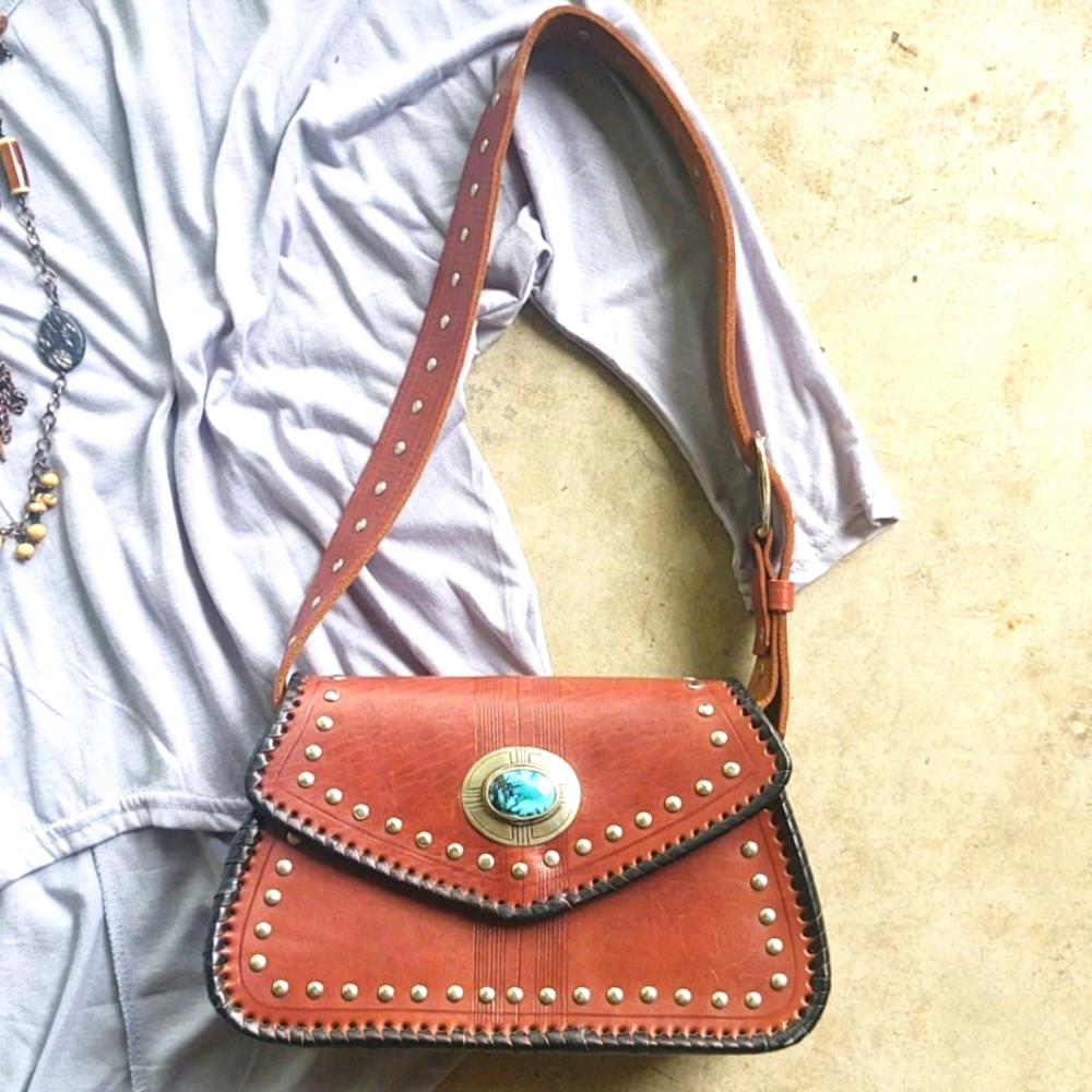 Women's leather shoulder bag